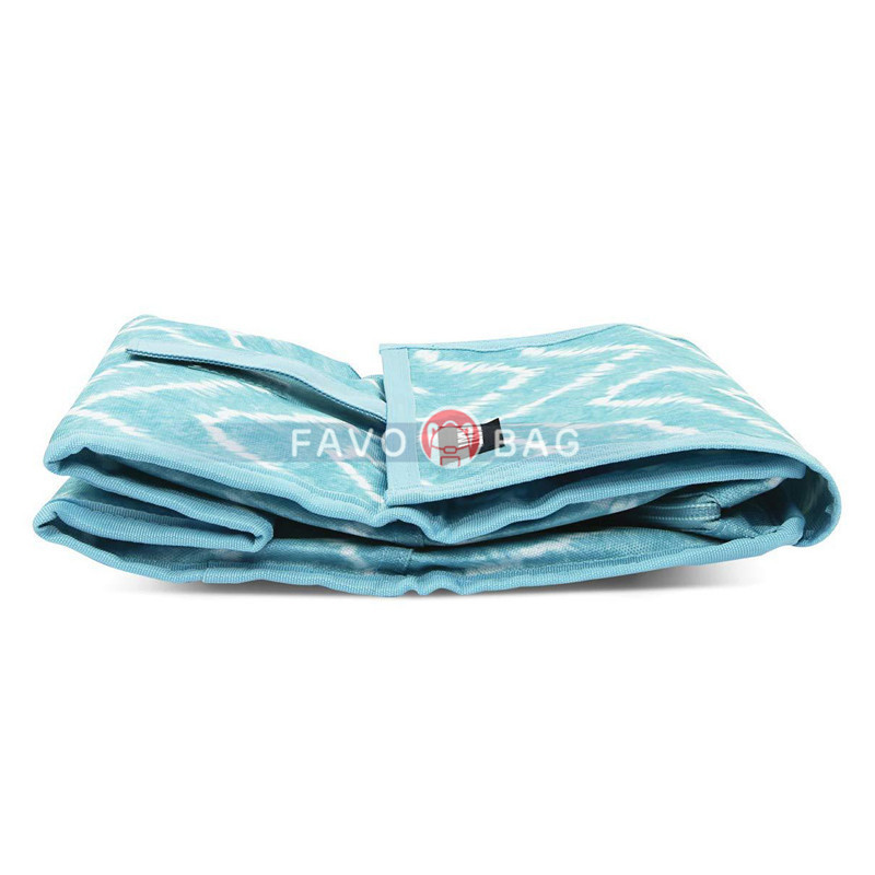 Freezable Lunch Bag With Zip Closure